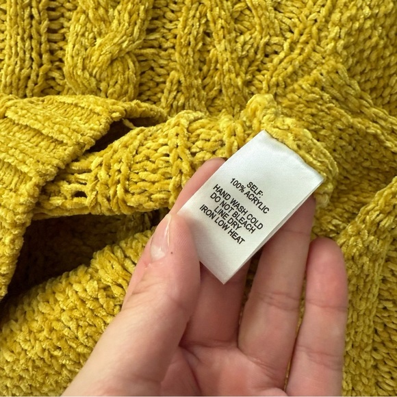 New Lulu's Gold Chenille Off shoulder Cozy Sweater - Picture 5 of 5